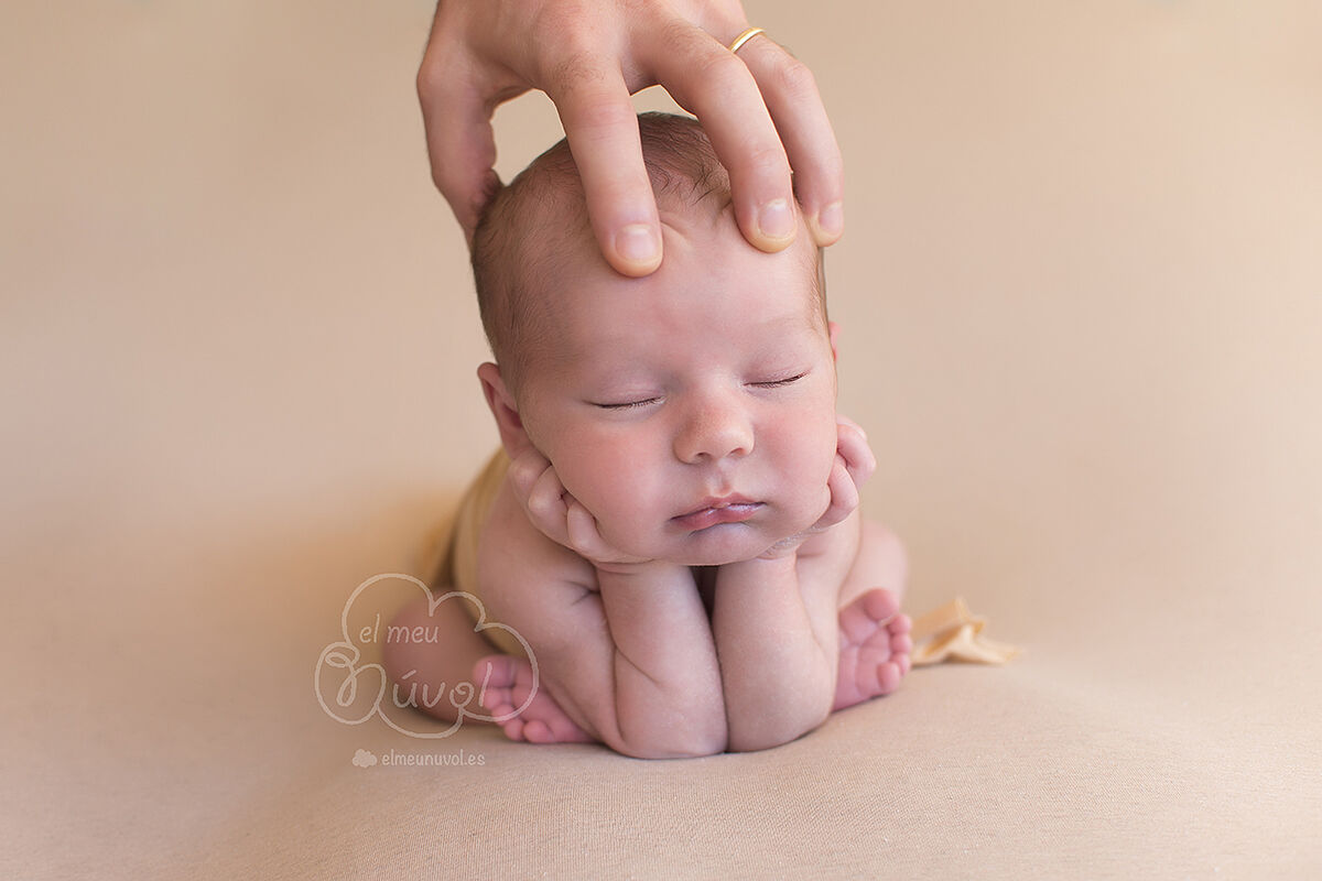 fotografía de recién nacido segura en igualada barcelona el meu núvol fotógrafo seguridad neonatal nounat bebé newborn00005