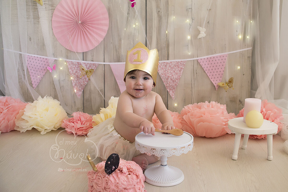 fotografía smash the cake en igualada barcelona rosa palo el meu núvol fotógrafo newborn infantil igualada00028