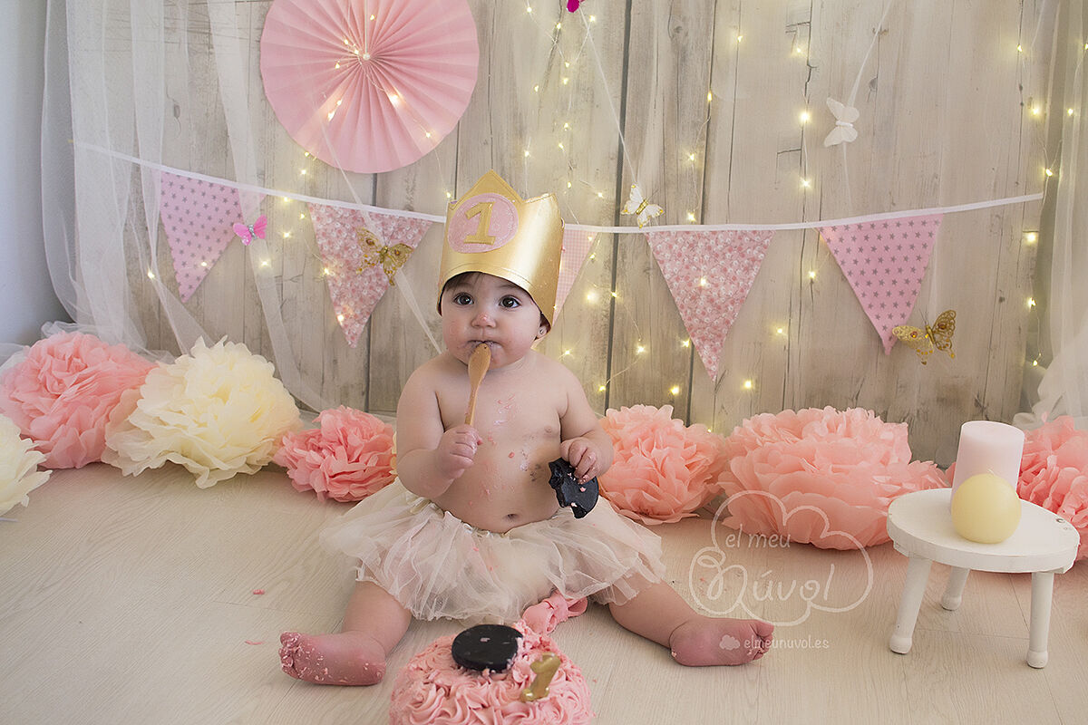 fotografía smash the cake en igualada barcelona rosa palo el meu núvol fotógrafo newborn infantil igualada00030