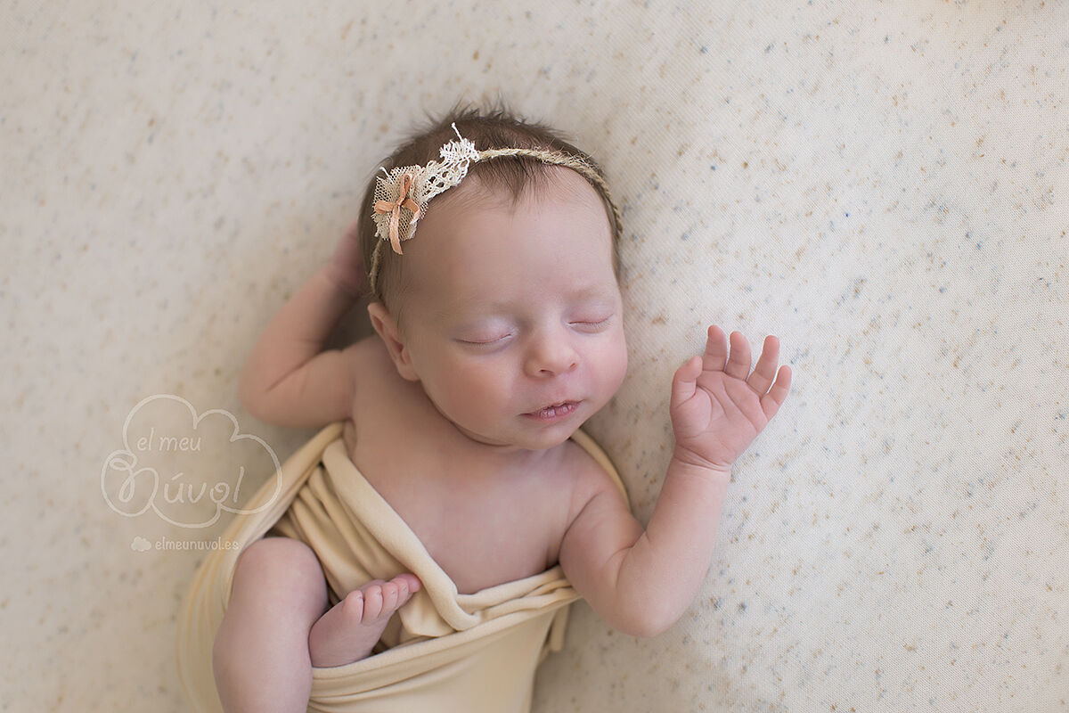 fotografía de recién nacido lifestyle en igualada barcelona el meu núvol fotógrafo newborn infantil bebé nounat embarazo