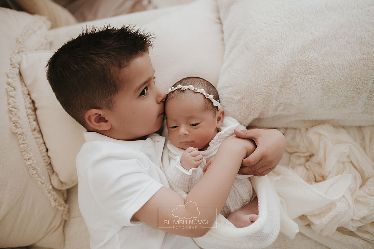 elmeunúvol.es - fotografia-newborn-en-igualada-el-meu-nuvol-fotografa-de-recie-n-nacido-familia00014-ts20250530092904604191.jpg