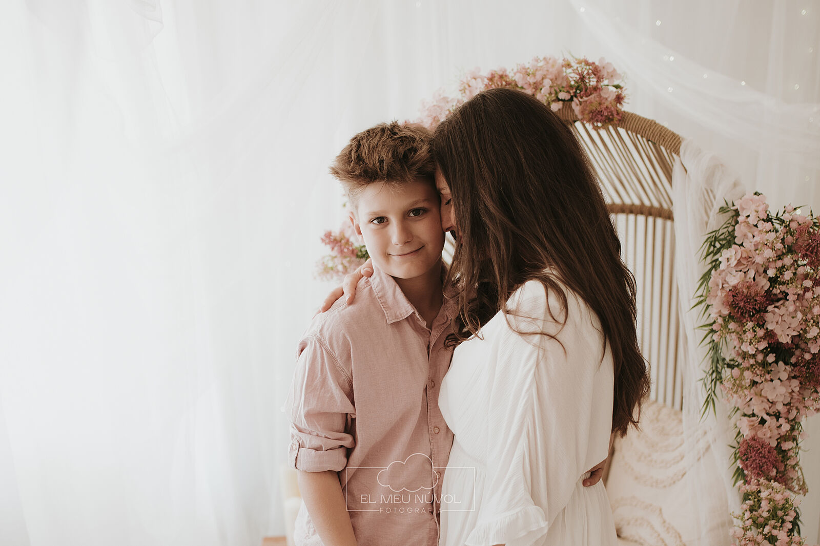 elmeunúvol.es - sesion-dia-de-la-madre-igualada-barcelona-el-meu-nuvol-fotografia-familiar00006-ts20250526103343201144.jpg