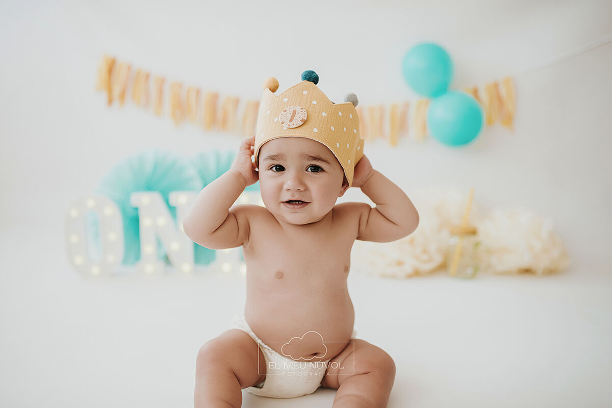 elmeunúvol.es - sessio-smash-cake-a-igualada-barcelona-el-meu-nuvol-fotografia-infantil00002-ts20250731073947849645.jpg