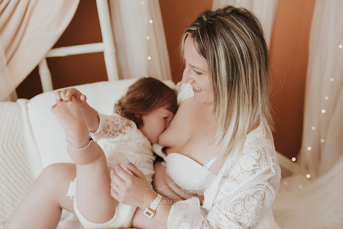 sesion de lactancia en igualada barcelona el meu nuvol fotografa bebes infantil y familiar00001