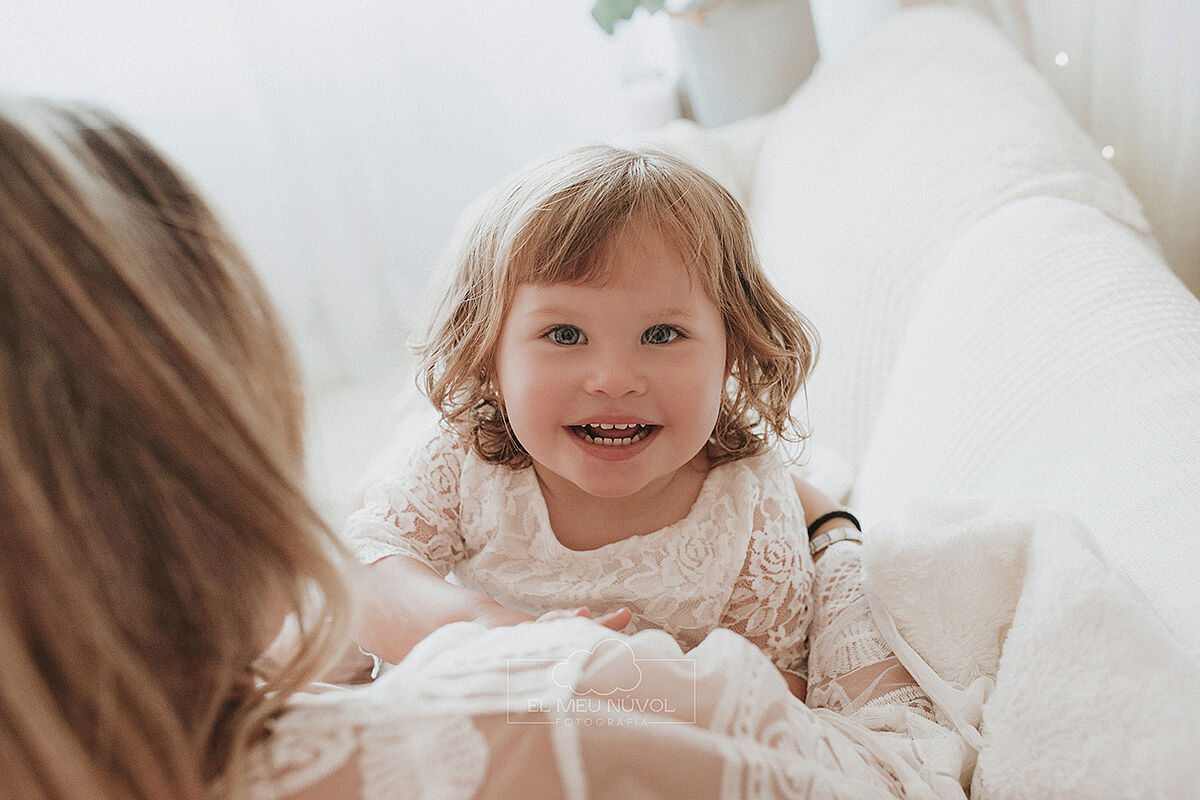 sesion de lactancia en igualada barcelona el meu nuvol fotografa bebes infantil y familiar00002