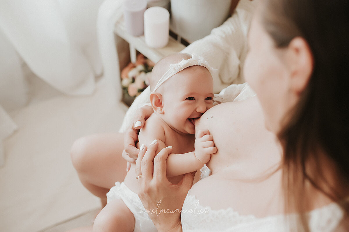 sesion de lactancia en igualada barcelona el meu nuvol fotografa bebes infantil y familiar00003