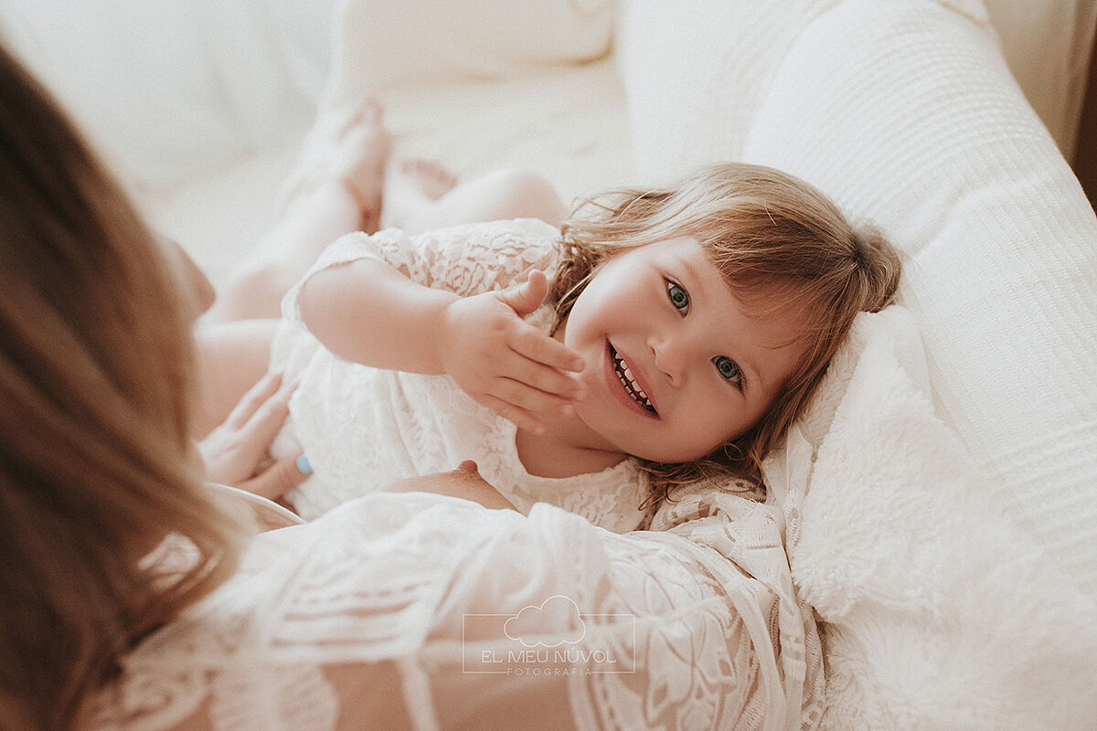 sesion de lactancia en igualada barcelona el meu nuvol fotografa bebes infantil y familiar00003