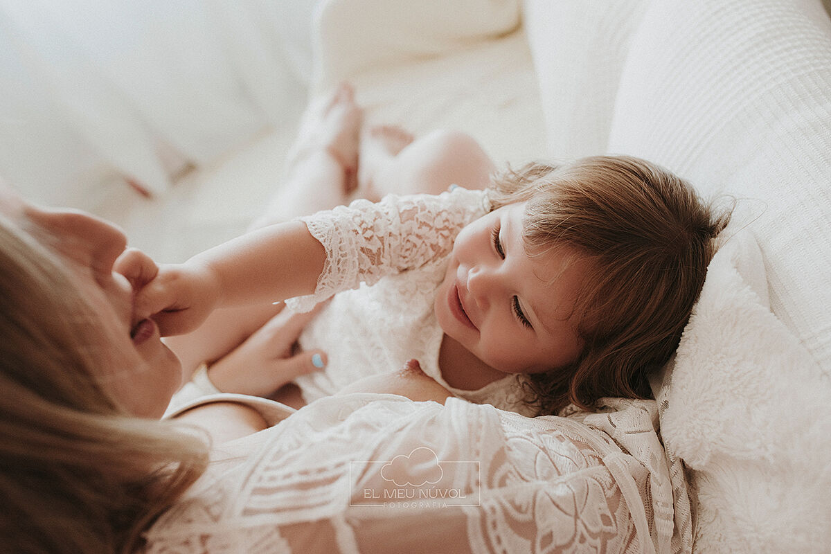 sesion de lactancia en igualada barcelona el meu nuvol fotografa bebes infantil y familiar00004