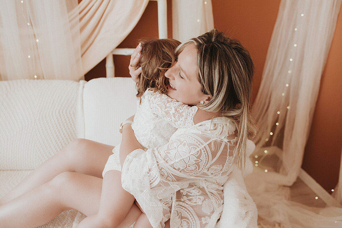 sesion de lactancia en igualada barcelona el meu nuvol fotografa bebes infantil y familiar00005