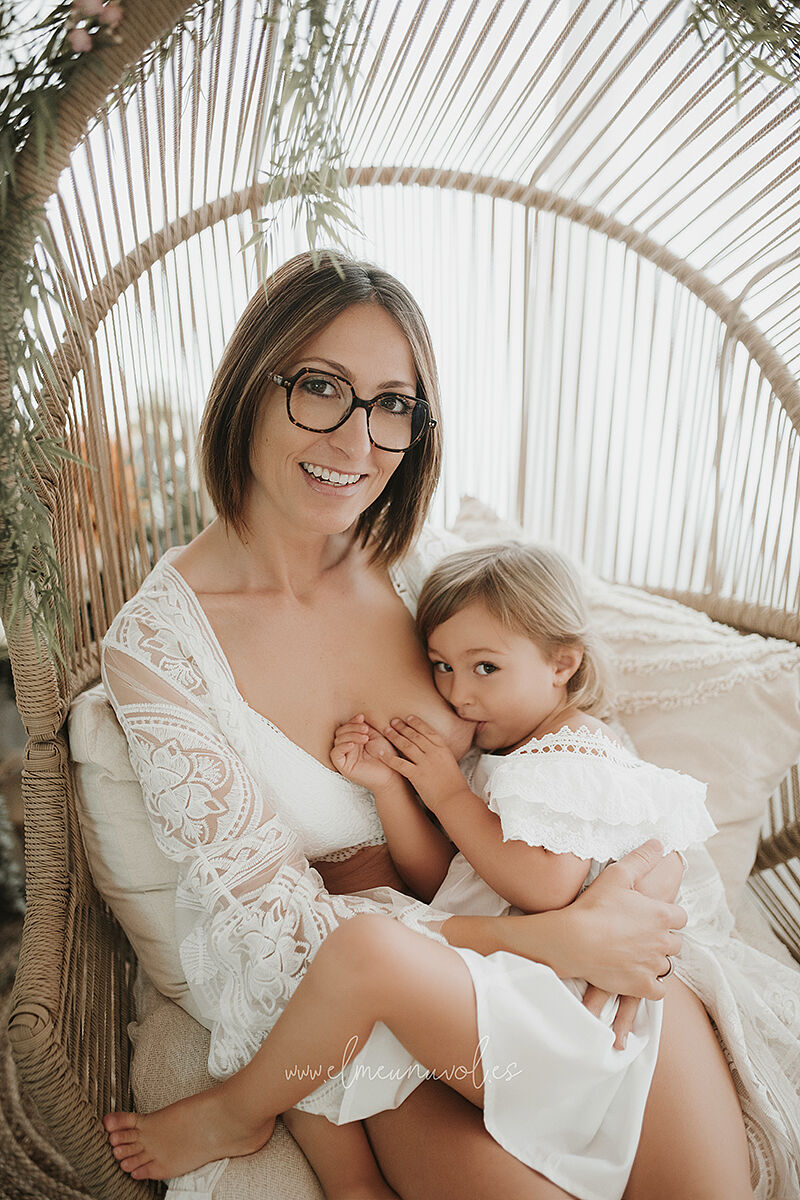 sesion de lactancia en igualada el meu nuvol fotografia familiar infantil bebes00006