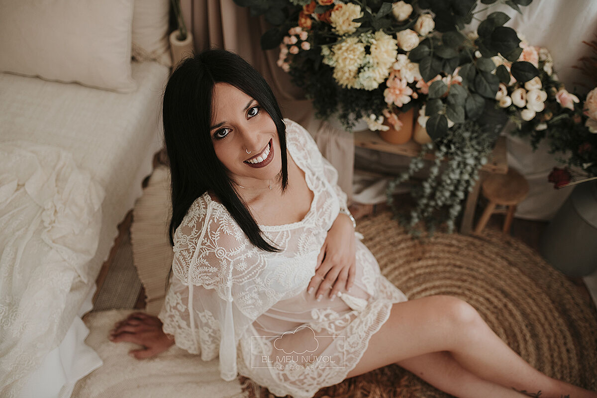 sesion de embarazo en estudio en igualada barcelona el meu nuvol fotografia maternidad familiar00013