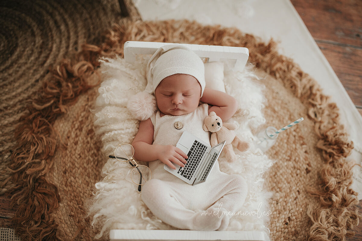 elmeunúvol.es - sesio-n-newborn-en-igualada-barcelona-el-meu-nuvol-fotografia-bebe-s-y-familia00007-ts20250818221038886784.jpg
