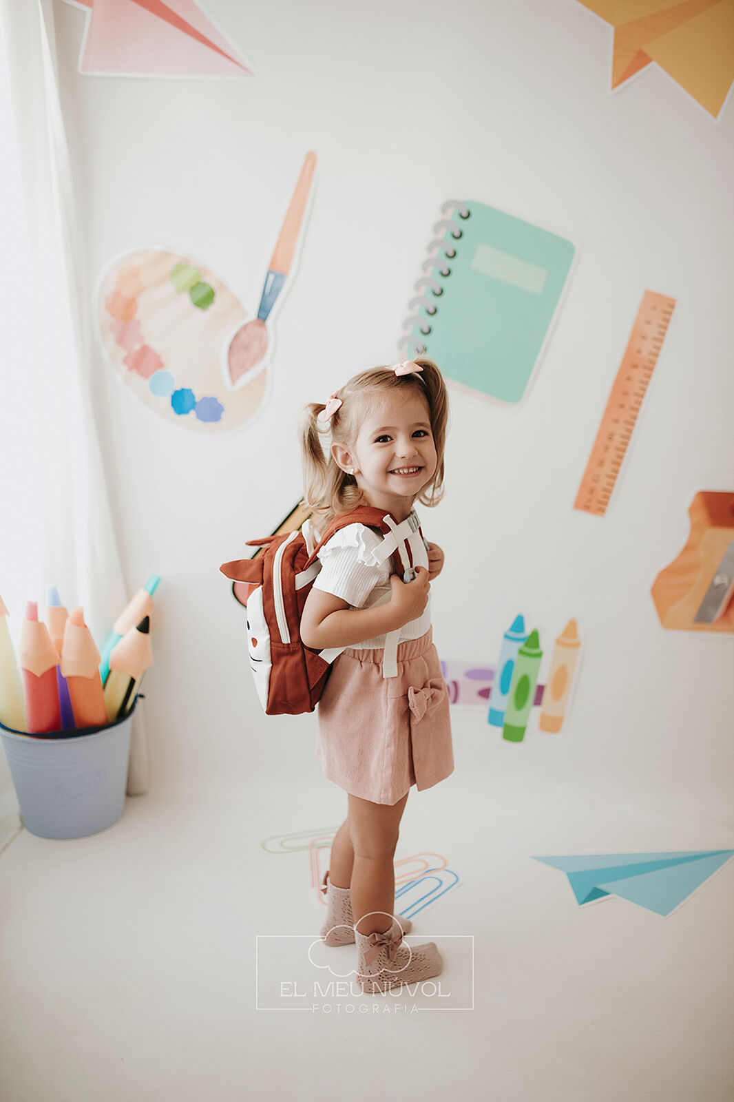 elmeunúvol.es - sesion-mi-primer-dia-de-cole-en-igualada-barcelona-el-meu-nuvol-fotografia-infantil00010-ts20250903090634274334.jpg
