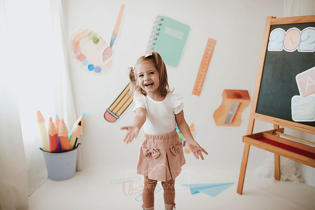 elmeunúvol.es - sesion-mi-primer-dia-de-cole-en-igualada-barcelona-el-meu-nuvol-fotografia-infantil00007-ts20250903104240872108.jpg