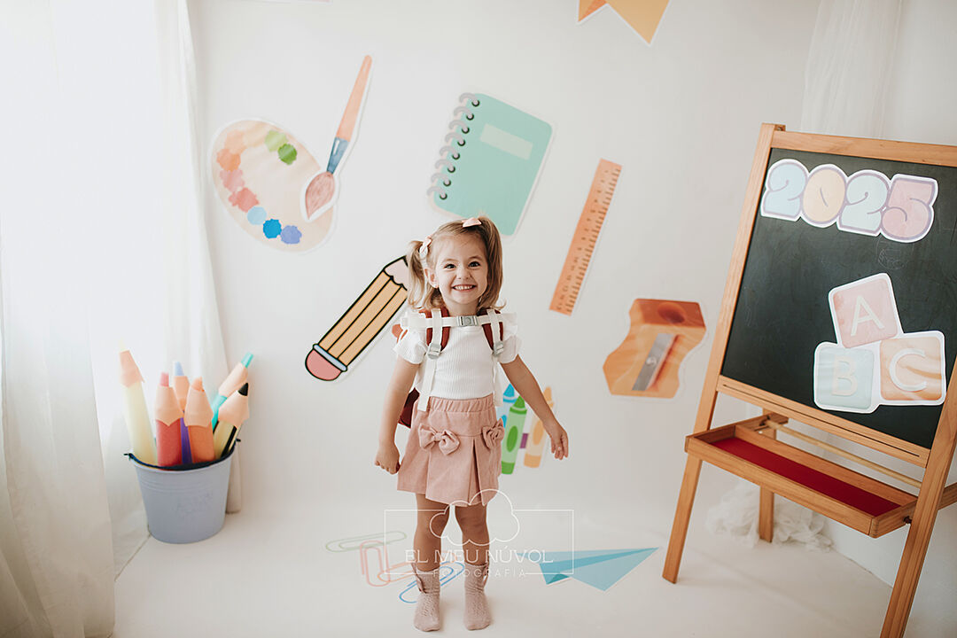 elmeunúvol.es - sesion-mi-primer-dia-de-cole-en-igualada-barcelona-el-meu-nuvol-fotografia-infantil00009-ts20250903104250584477.jpg