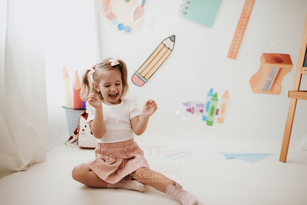 elmeunúvol.es - sesion-mi-primer-dia-de-cole-en-igualada-barcelona-el-meu-nuvol-fotografia-infantil00029-ts20250903104336769581.jpg