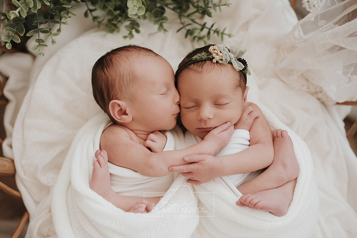 fotografia de gemelos recien nacidos en igualada barcelona el meu nuvol fotografa newborn mellizos familia00095
