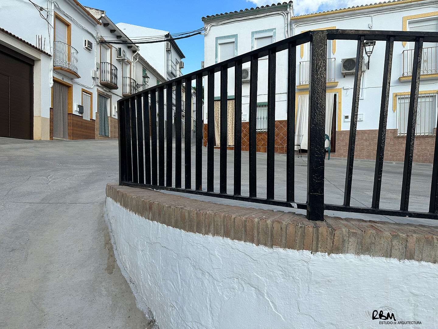 2113_05-calle-lucena-cuevas-de-san-marcos-arquitecto-raul-benitez