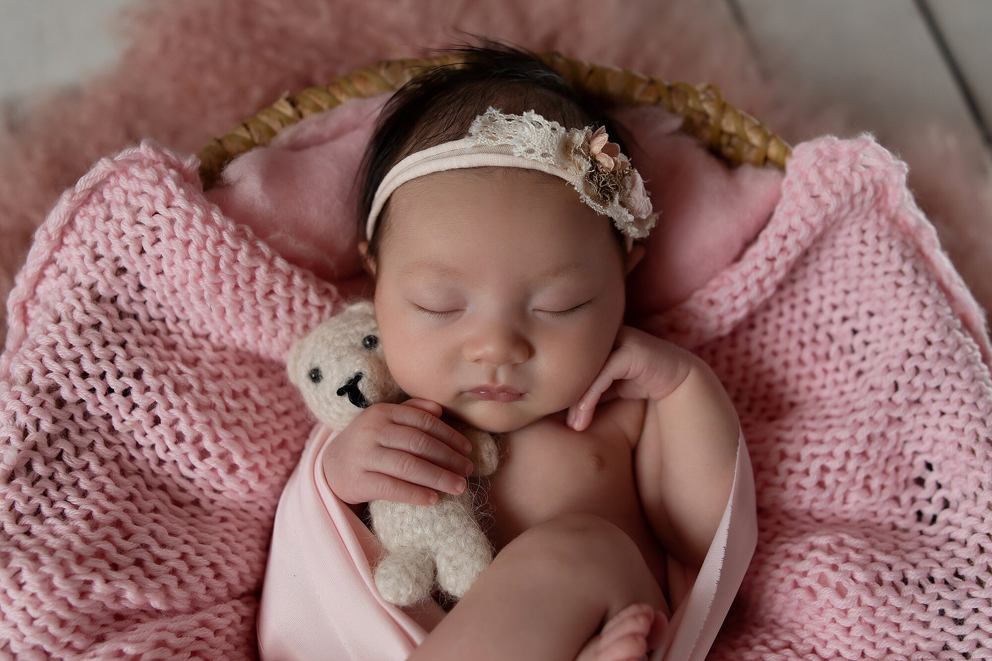 15-fotos-fotografo-newborn-bebes-barcelona-girona-molnis-rei-davinia-torres-recien-nacido-nounat-familia-embarazo-platja-aro