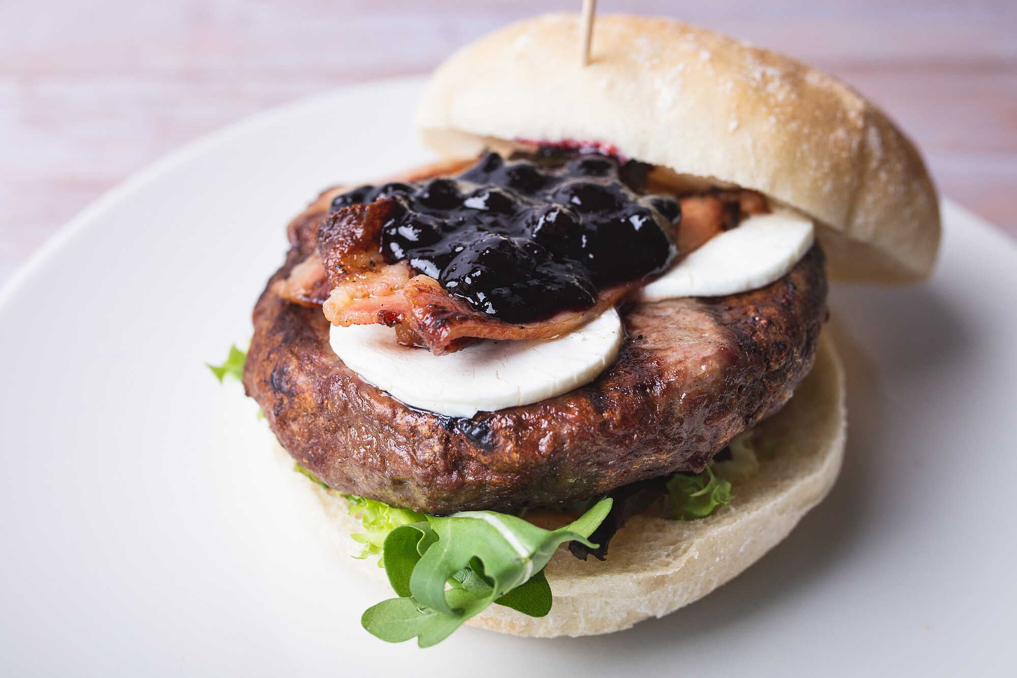 Fotografía para hamburgueserias en Valladolid Diego Rayaces, fotógrafo en Valladolid, España - 005-buey-cabra-arandanos-b.jpg