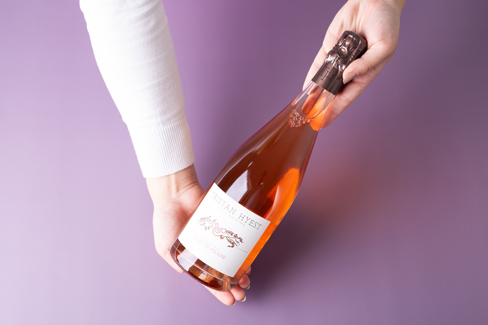 Fotógrafo para bodegas en Valladolid Diego Rayaces, fotógrafo en Valladolid, España - guarda-corcho-manos-2.jpg