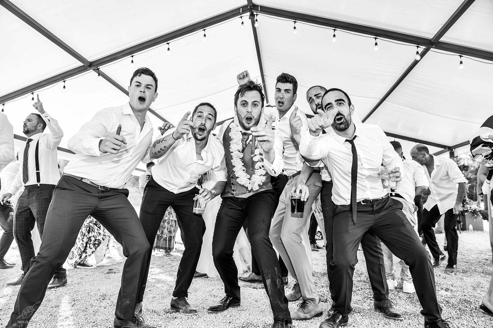 Rafael Guerra Lopez - importancia-usar-camaras-instantaneas-photocall-bodas-1-ts20260226112232390273.jpg